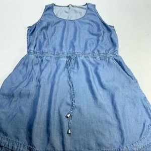 ⭐️JUST LISTED⭐️ Sleeveless Chambray Dress